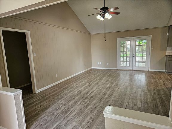 4th image of 1402 New Orleans St