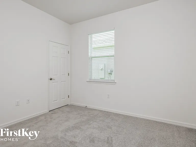 1618 Isleta Loop — Photo 12