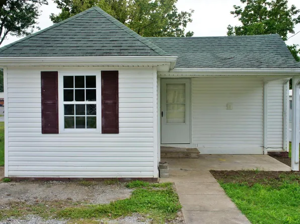 702 W 11th St, Metropolis, IL 62960