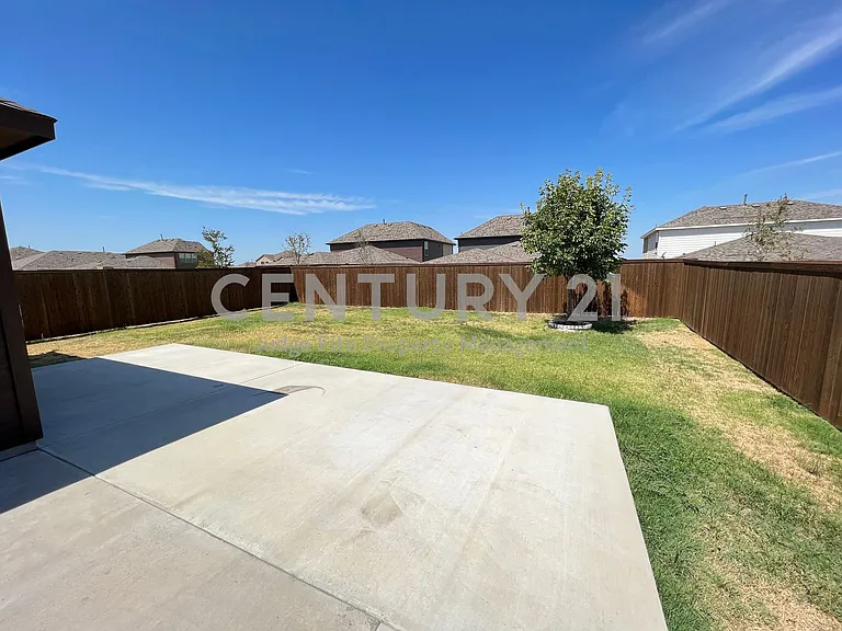 2605 Warren Ln — Photo 14