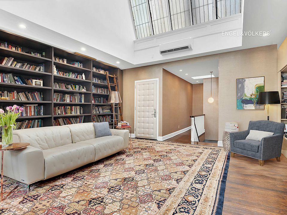 1st image of 151 E 37th St #3