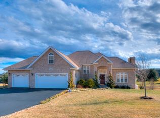 2750 Fairway Dr, Draper, VA 24324