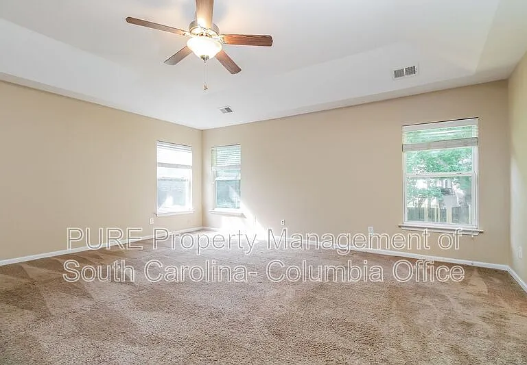210 Underwood Ct — Photo 4