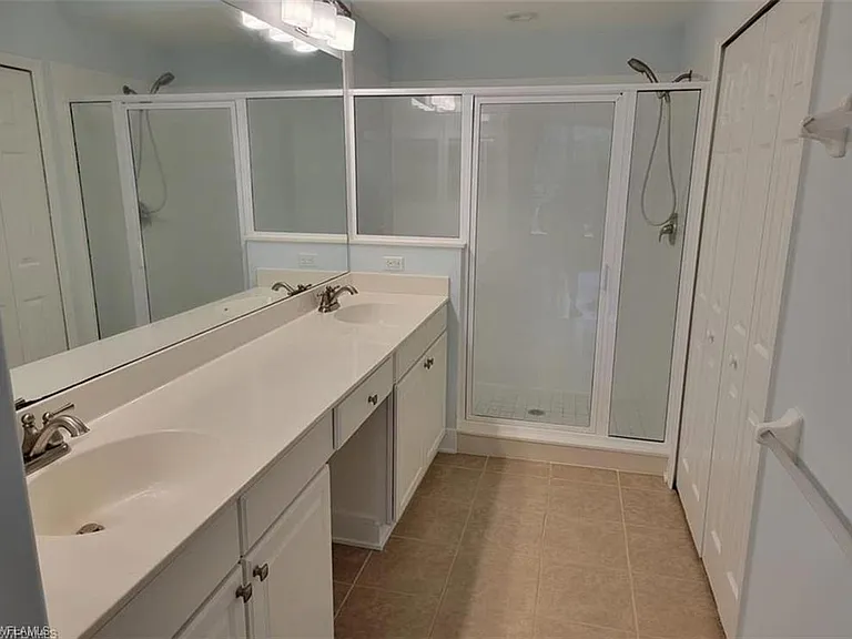 1315 Henley St #1003 — Photo 6