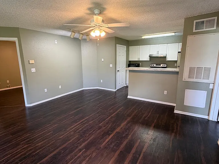 5124 Park Central Dr #527 — Photo 7