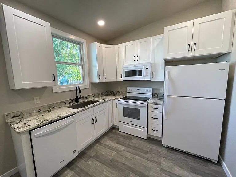 603 S Hawthorne Ave — Photo 4