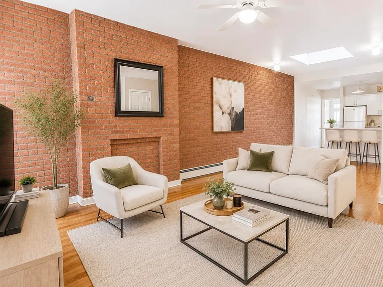 1120 Hudson St #10 — Photo 1