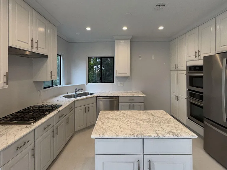 386 Entrada Dr — Photo 5