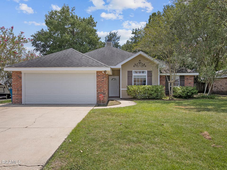 1st image of 124 Village Green Dr