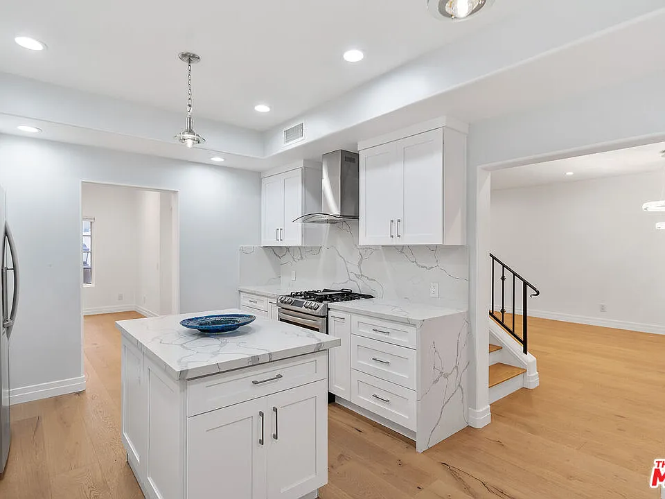 851 N San Vicente Blvd #117