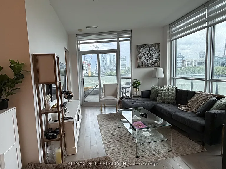 30 Ordnance St #403 — Photo 9