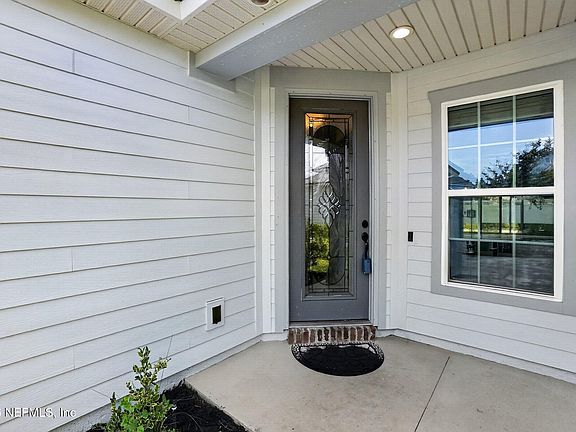 3rd image of 232 CREEKMORE Drive