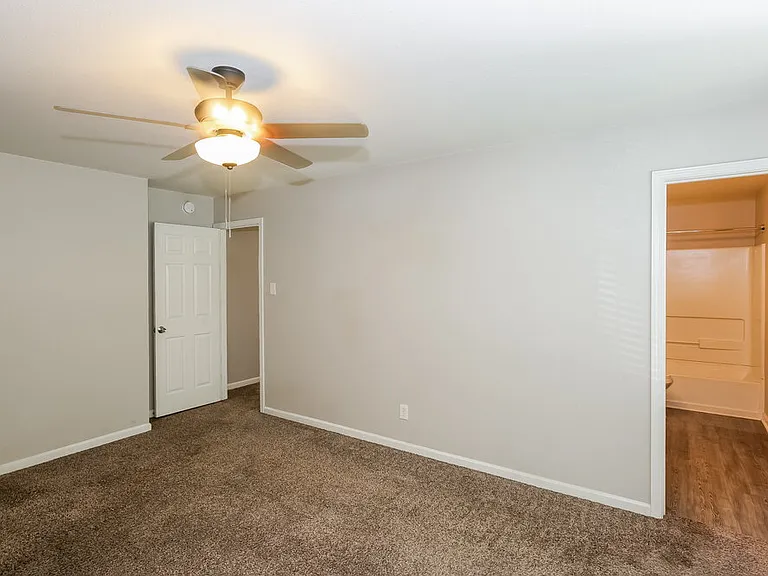 8817 Oak Dr NE — Photo 14