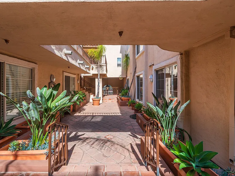 7100 La Tijera Blvd #D101 — Photo 5