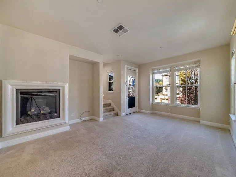 4038 Calloway Dr — Photo 4
