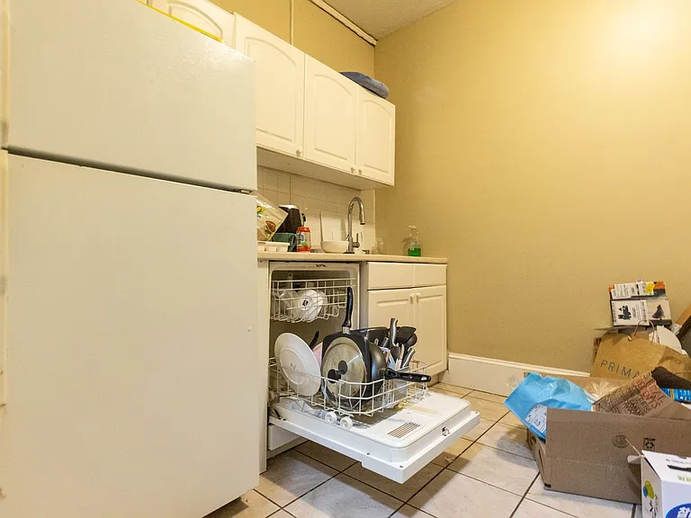 74 Egmont St #2 — Photo 5