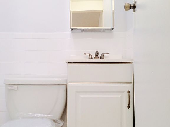5th image of 310 W 14th St APT 2C