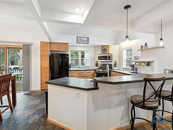 4th image of 4010 Orono Dr