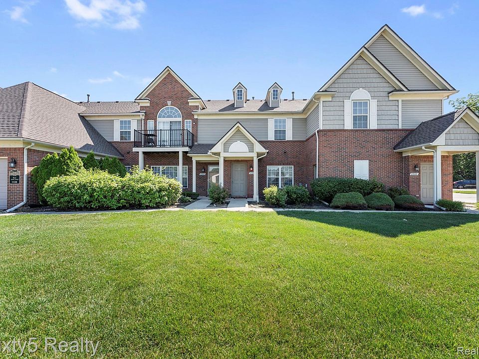 1st image of 27636 Hidden Oaks Dr