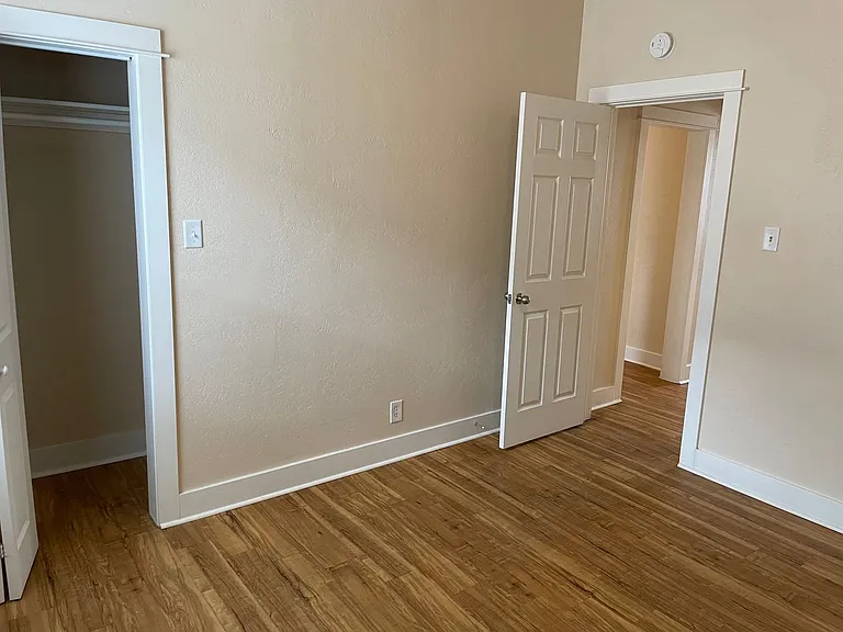Johnstown Apartments (KC-KS-RB) — Photo 12