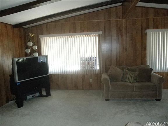 3rd image of 102 Tanya Way