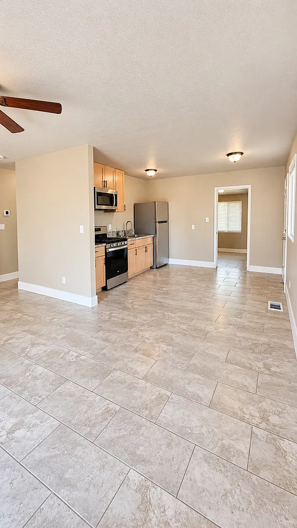 For Rent / Se Renta 3 Bed, 2 Bath Home in Madera | Casa de 3 Recamaras 2 banos — Photo 3