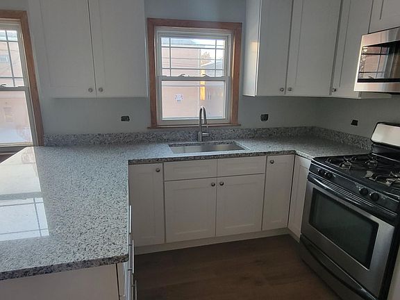 3rd image of 5542 W Bryn Mawr Ave #2N
