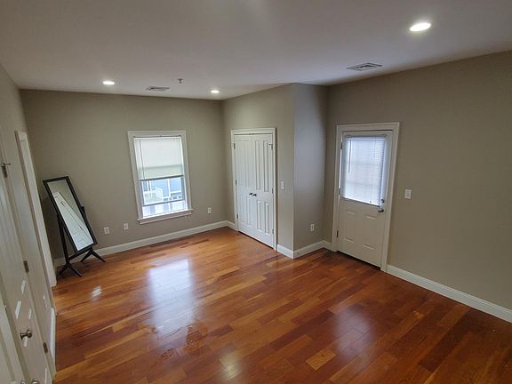 MASTER (REAR) BEDROOM W/ BATH