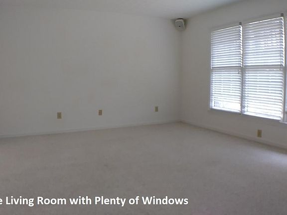 3rd image of 6401 Deerings Ln