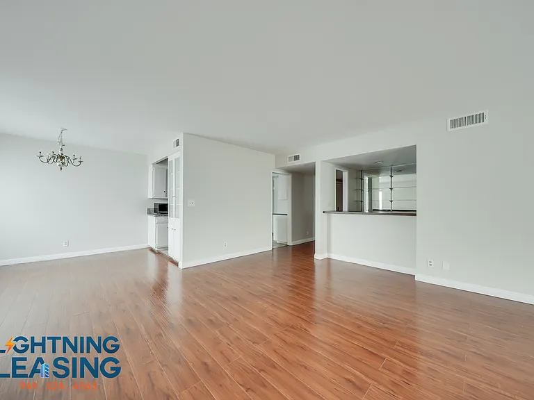 815 S Shenandoah St #302 — Photo 7