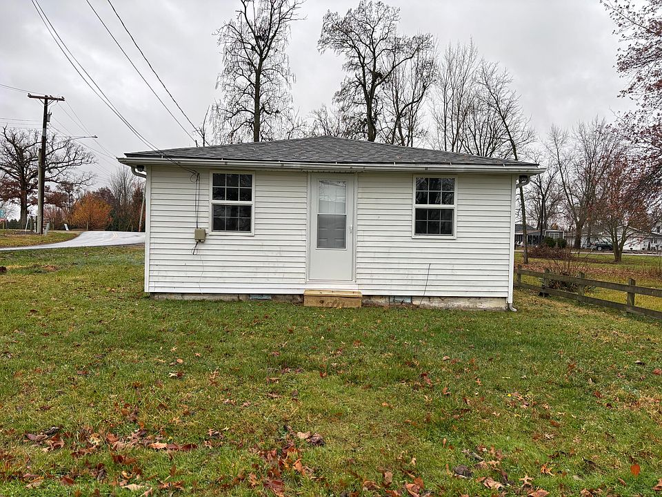 2nd image of 9781 Maple St