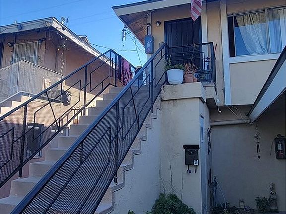 5th image of 12102 Haster St