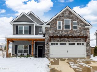 1021 Aspen Glen Dr, Alcoa, TN 37701