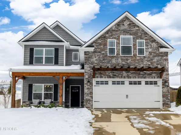 1021 Aspen Glen Dr, Alcoa, TN 37701