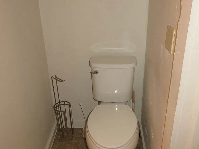 Toliet