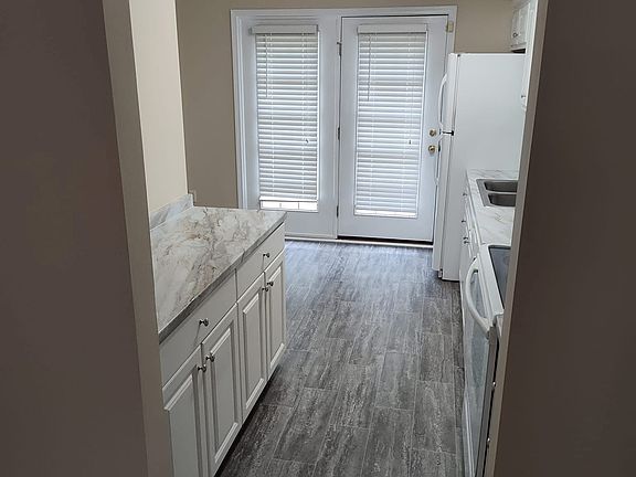 4th image of 526 Southern Hills Dr