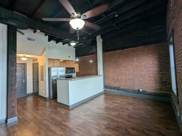 126 W A St APT 2H, Belleville, IL 62220