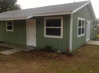 520 E Caroline St, Tavares, FL 32778