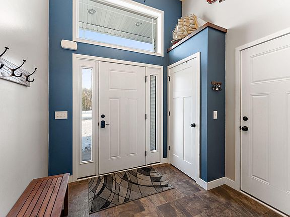 3rd image of 12012 Mayview Curv