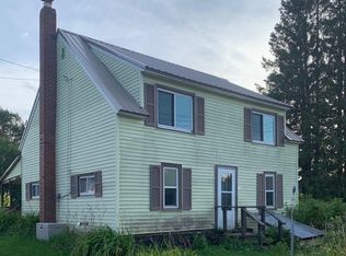 12 Middle St, Lyon Mountain, NY 12952
