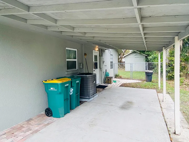 1908 Glendon Dr — Photo 10