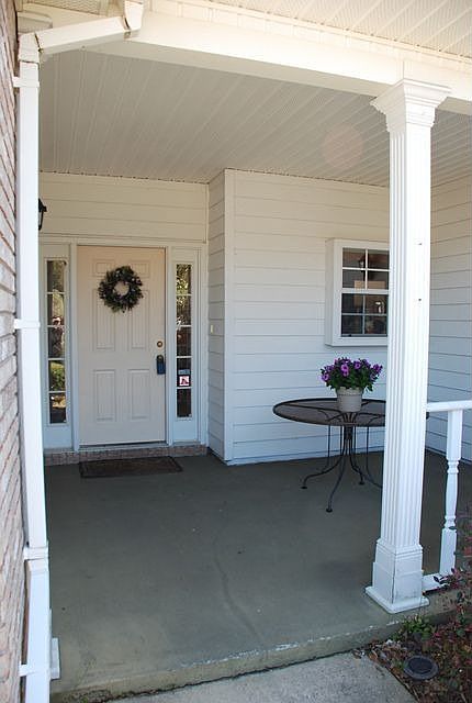 2nd image of 3844 Chaumont Cir