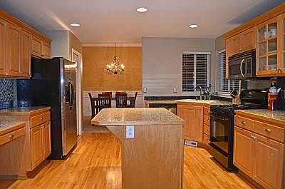 4th image of 725 122nd Ct NE