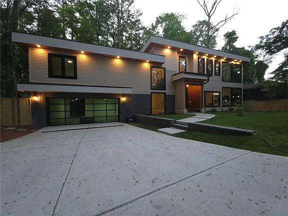 3rd image of 3626 N Stratford Rd NE