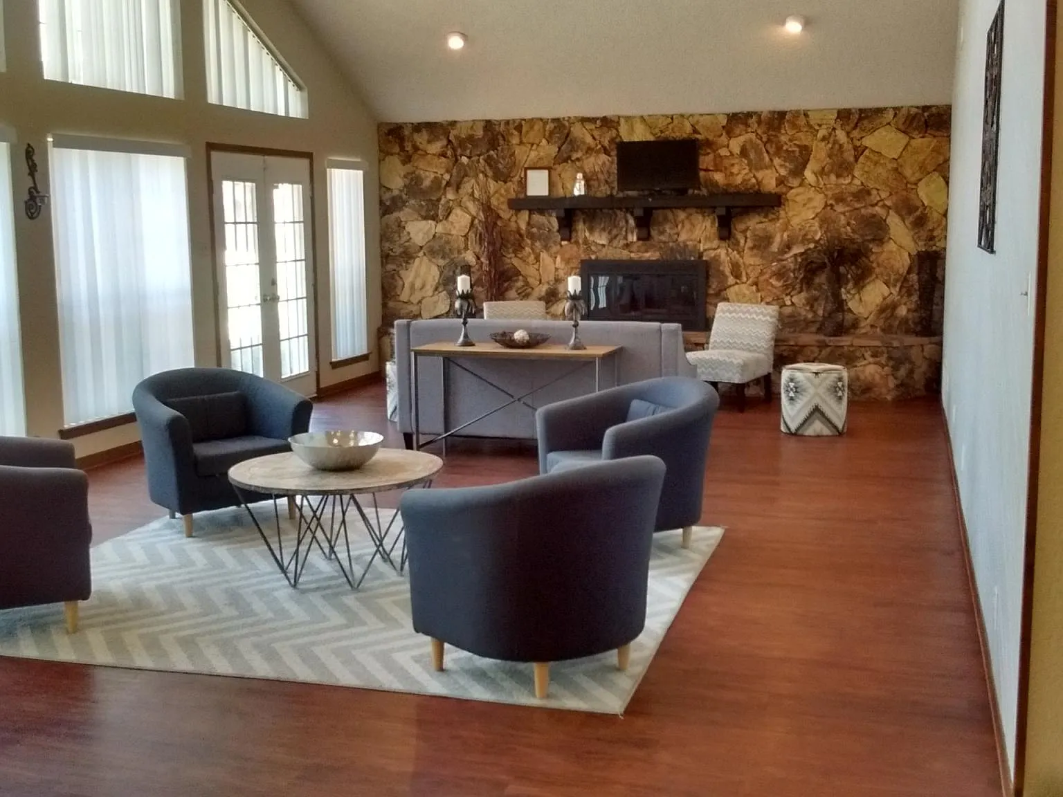Creekview — Photo 4