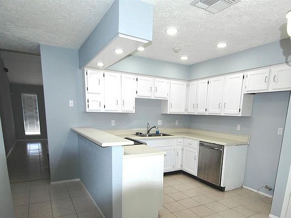 5th image of 208 Morningside Dr