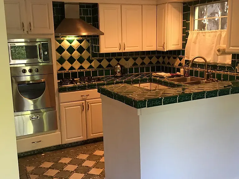 807 Westbourne Dr — Photo 8