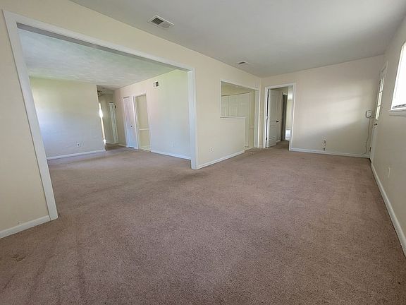 3rd image of 4617 Bunker Hill Ln