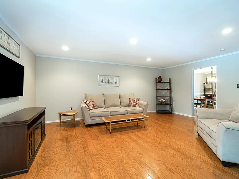 8165 Heritage Dr — Photo 5