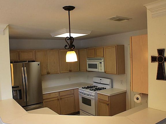 Bright kitchen with neutral colors!